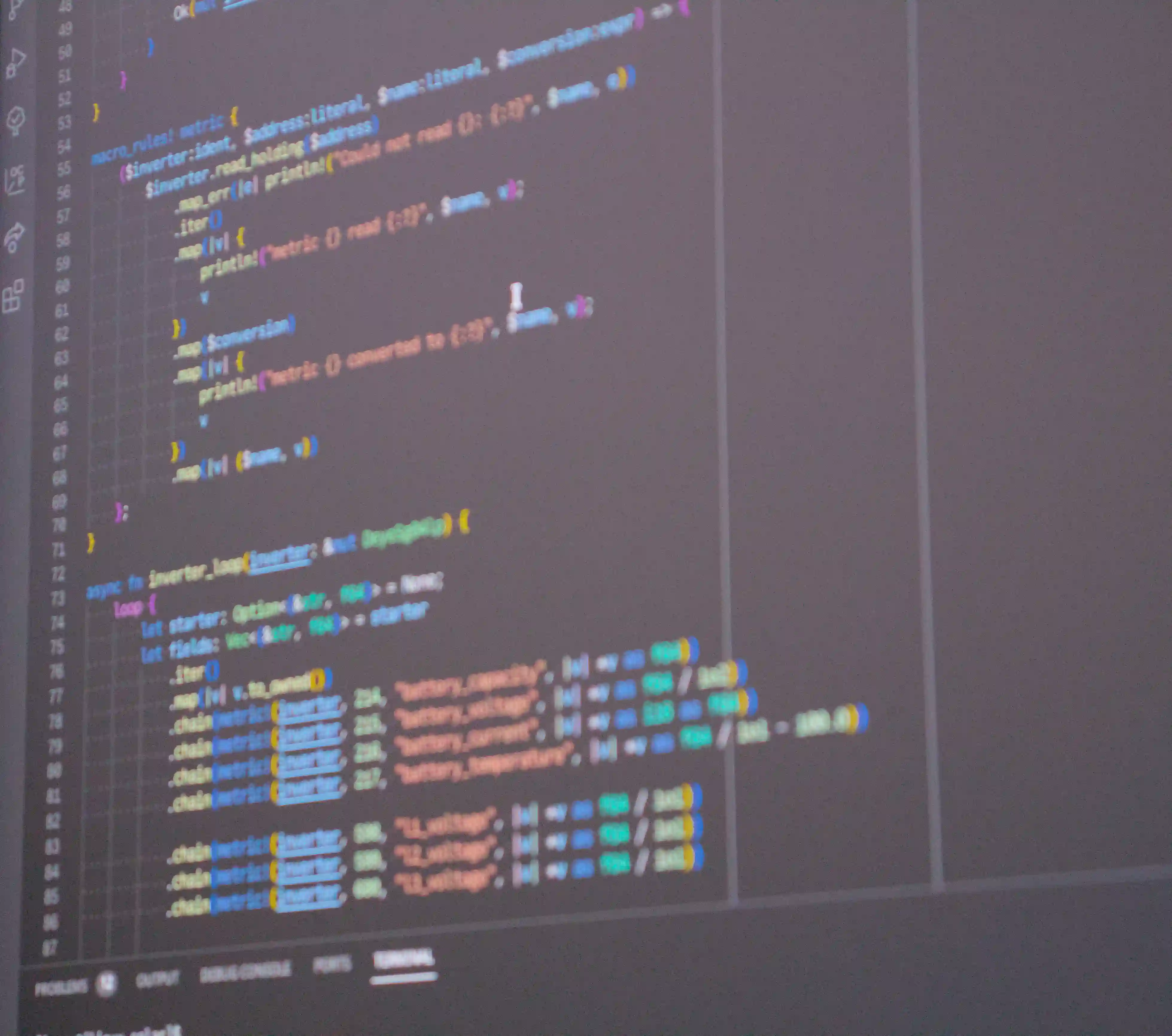 ilustrační-obrázek-softwarového-vývoje