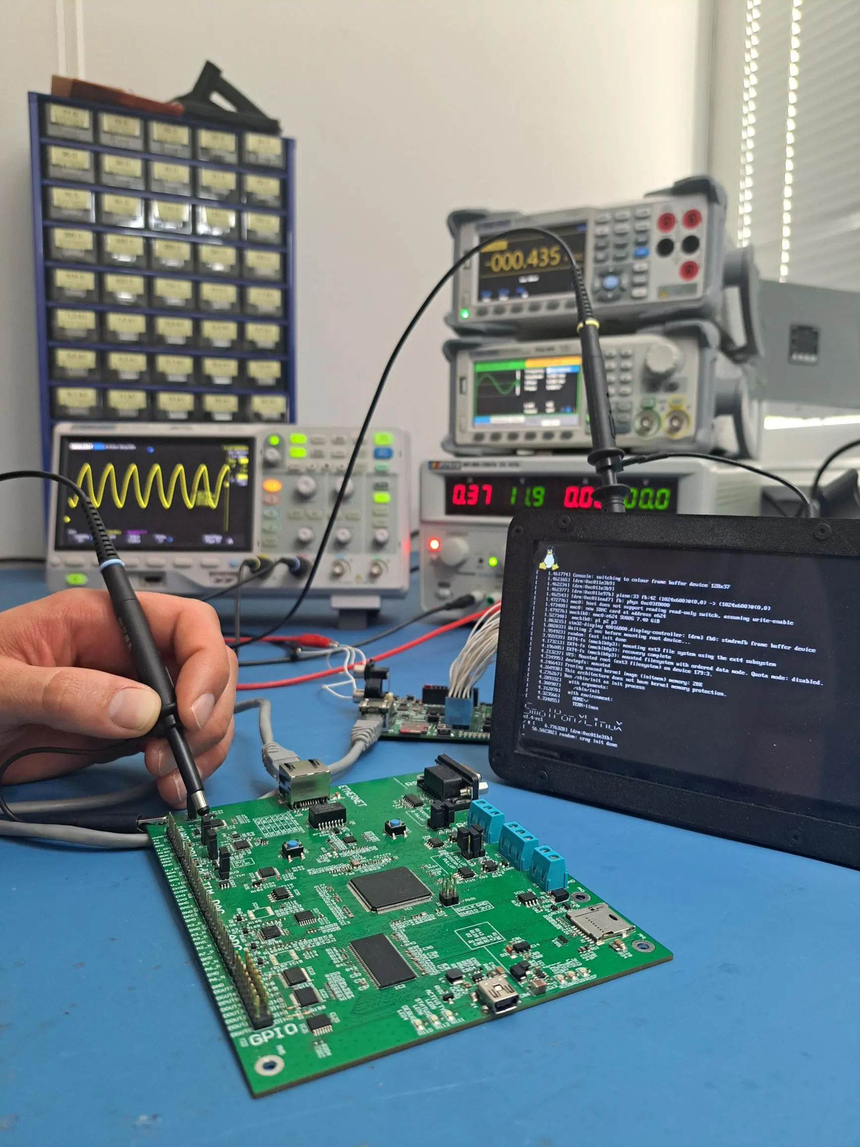 ilustrační-obrázek-embedded-vývoje